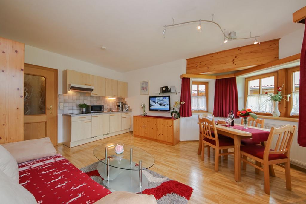 Appartamento Haus Breithornblick Maria Alm am Steinernen Meer Esterno foto